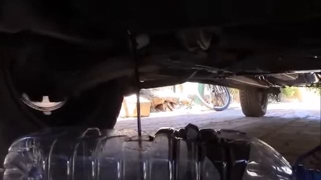Citroen Berlingo oil and oil filter change service and maintenance