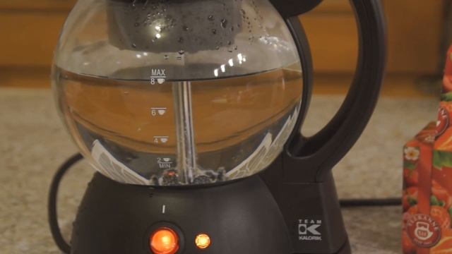 Automatischer Kaffee und Teebereiter смотреть онлайн