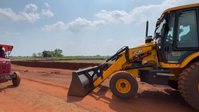 JCB Loading Mud in Tractor | Sonalika Di 60 Rx | Mahindra 575 Di For Making Fishing Pond смотреть онлайн