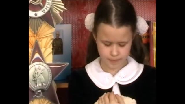 Анастасия Алекян читает стихотворение Лоры Тасси "Оборванного мишку..."" смотреть онлайн