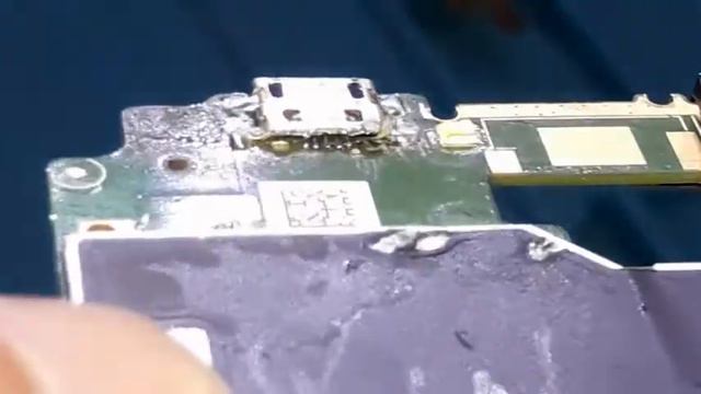 TIP AL REPARAR PIN DE CARGA DE CUALQUIER MODELO смотреть онлайн