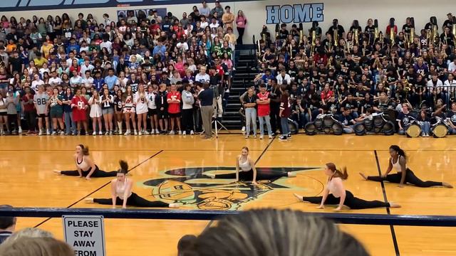 LD Bell Raiderette officers perform Gimmie Dat 9/8/23 смотреть онлайн