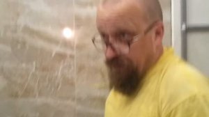 как стыковать плитку с ванной  1 часть  начало