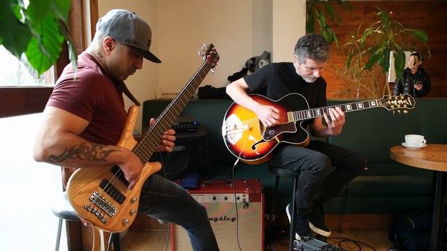 Autumn Leaves with Epiphone Emperor Regent смотреть онлайн
