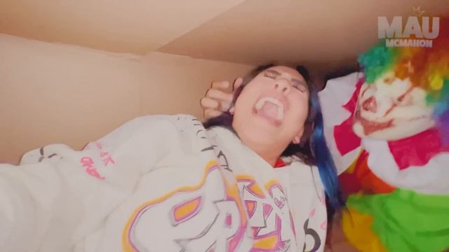 ENTRAMOS A UN LABERINTO DEL TERROR GIGANTE DE CAJAS DE CARTÓN 😰🩸📦 | @KarlaBustillos смотреть онлайн