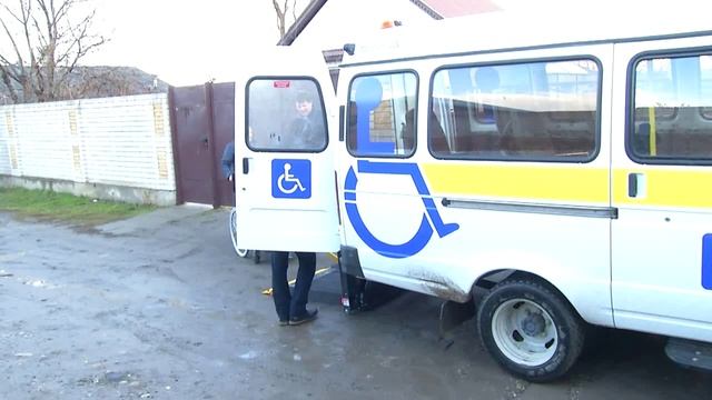 В Черкесске устанавливают дополнительные знаки на парковочных местах смотреть онлайн