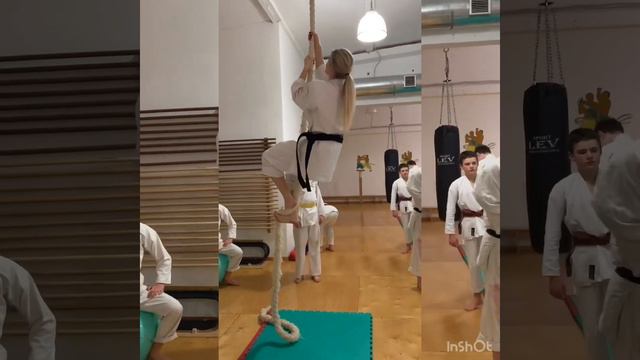 Тренування в старшій групі Школи карате Годзю-рю м.Рівне, під керівництвом Сенсея Гірака А.М. смотреть онлайн