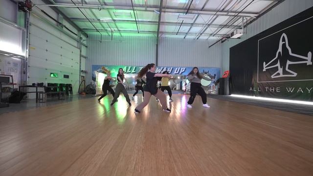 "YOUNG MONEY - BEDROCK" HIP HOP DANCE - All The Way Up Dance Studio Iowa смотреть онлайн