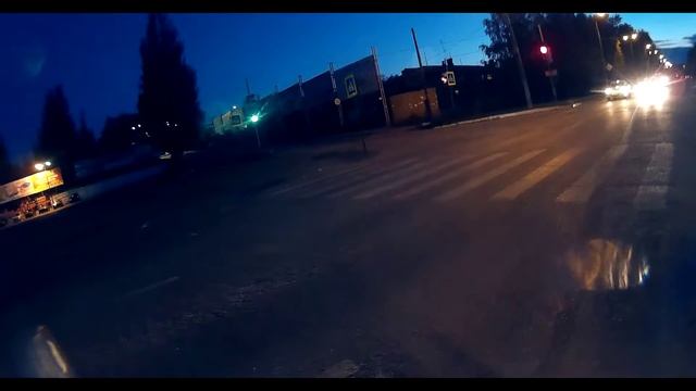 ПОКАТУШКИ ПО НОЧНОМУ ГОРОДУ смотреть онлайн