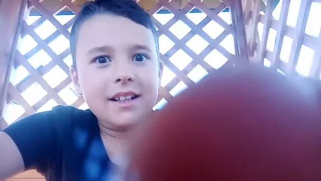 Мячик из скотча и бумаги смотреть онлайн