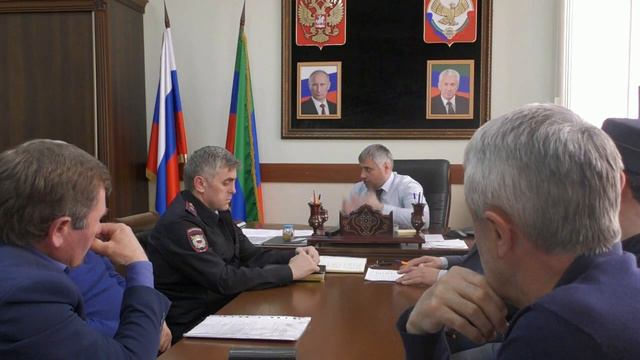 В Цунтинском районе провели оперативное совещание смотреть онлайн