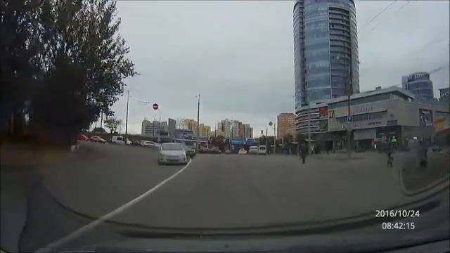 Мы с Тамарой ходим парой: съезд с Нового моста (Днепр) | Авто Информатор смотреть онлайн