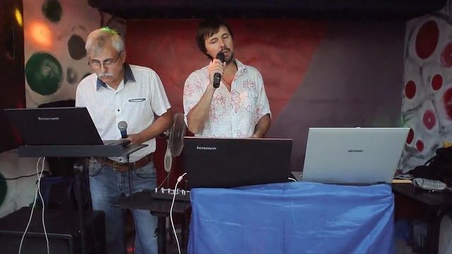 Поёт Иван и Серёга кафе Максим 2017г (Море) DSC 1867 смотреть онлайн