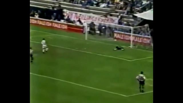 Hugo Sanchez - El Pentapichichi смотреть онлайн