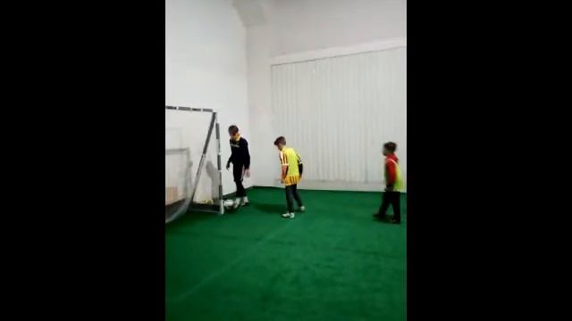 Тренировка атака Дриблинг тренера против командной игры 3 в 1 FC.EUROBUKOVYNA смотреть онлайн
