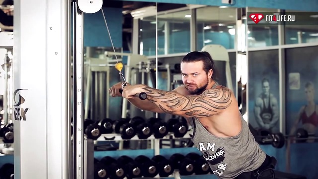 УПРАЖНЕНИЕ ПУЛОВЕР У БЛОКА