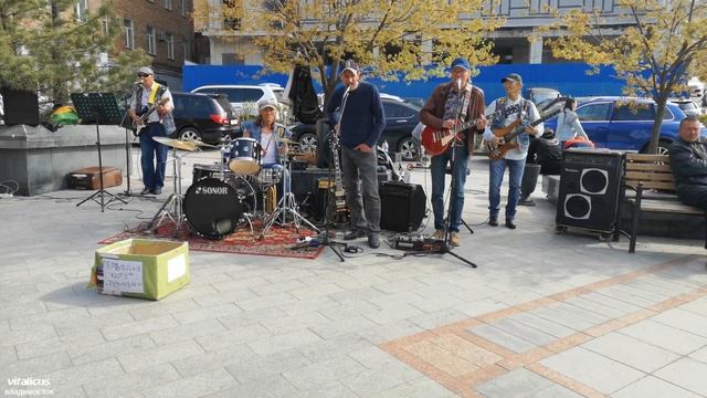 Уличные музыканты, Саруханов - Зелёные глаза, Владивосток. смотреть онлайн