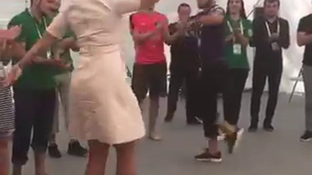 Захарова станцевала лезгинку смотреть онлайн