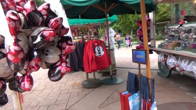 Париж День 1 Диснейленд погуляем катаемся на поезде купим шарик Disneyland Park смотреть онлайн