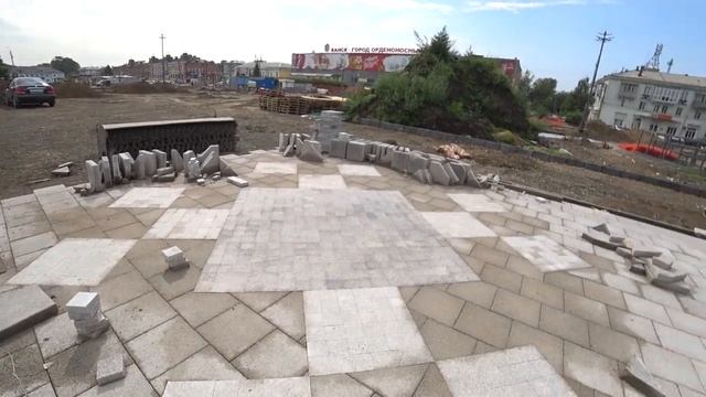 Центральная площадь города преображается. смотреть онлайн