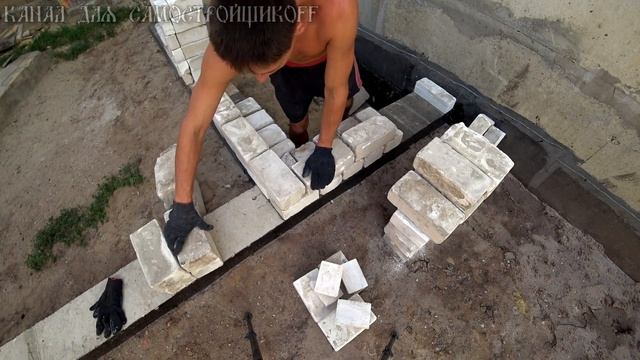 СТРОИТЕЛЬСТВО ВХОДНОЙ ГРУППЫ: РАСКЛАДКА УГЛА В 1 КИРПИЧ ПО СИСТЕМЕ МНОГОРЯДНОЙ ПЕРЕВЯЗКИ. ПРОСТО !! смотреть онлайн