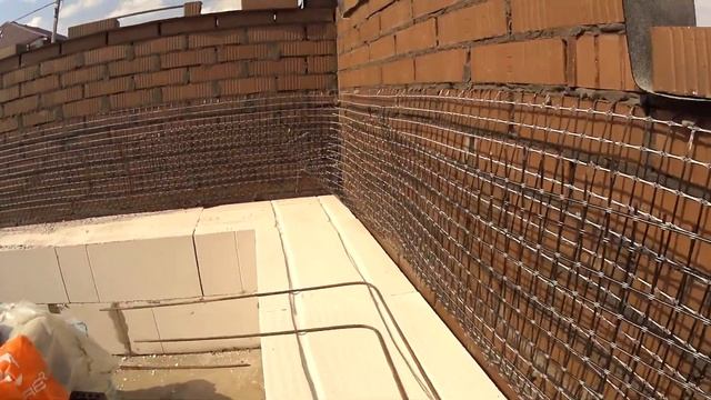 СТРОЙ ПРАВИЛЬНО! / КАК КАЧЕСТВЕННО И БЫСТРО КЛАСТЬ ГАЗОБЕТОННЫЙ БЛОК С ОБЛИЦОВОЧНЫМ КИРПИЧОМ 2023 смотреть онлайн