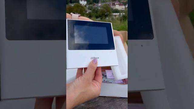 Wi-Fi монітор DHI-VTH2611L-WP. Бюджетний кольоровий IP відеодомофон від компанії Dahua. смотреть онлайн