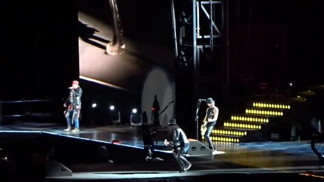 Guns N' Roses - Welcome To The Jungle - Domain Stadium - Perth - Australia - 21st February 2017 смотреть онлайн