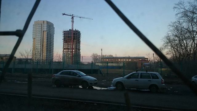 Crane works in slow motion Работа крана в замедленной съемке смотреть онлайн