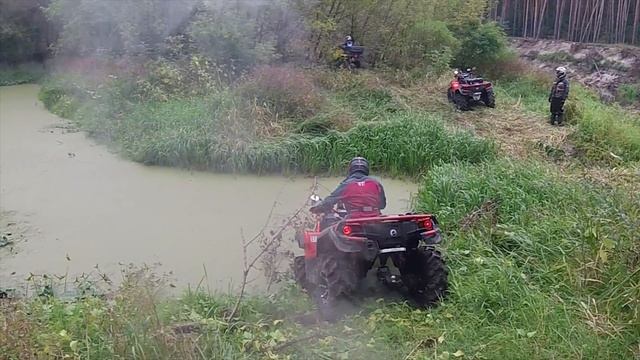 XMR-ы в грязи плюс триал!Перевернули квадроцикл и чуть не утопили! смотреть онлайн