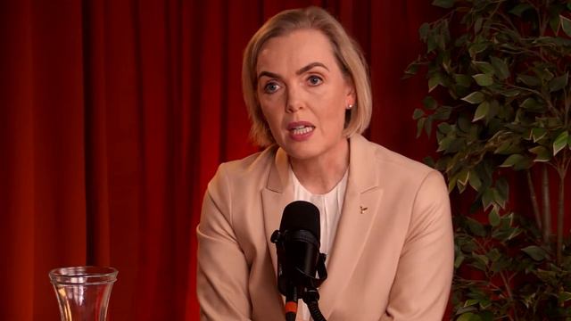 Rauða borðið 5. mars - Útlendingalög, pólitíkin, nýfrjálshyggja og áfengi - 1. hluti смотреть онлайн