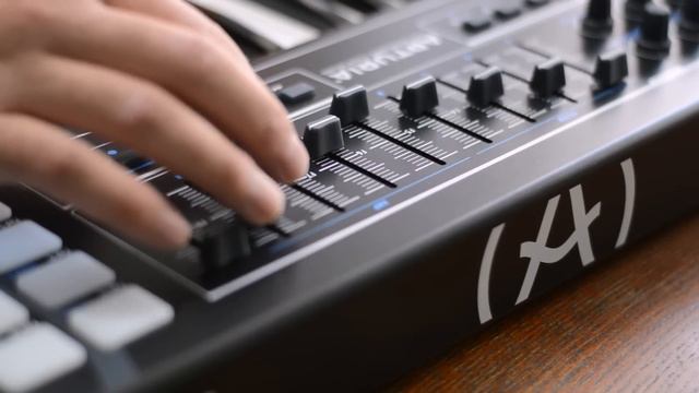 Arturia KeyLab 49 Black Edition Review (MIDI Controller) смотреть онлайн