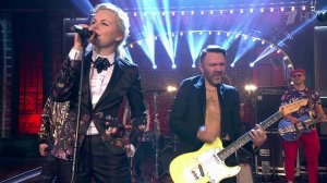 Группировка Ленинград - "Экспонат". Телевизионная ...Вечерний Ургант. Фрагмент выпуска от 29.01.2016