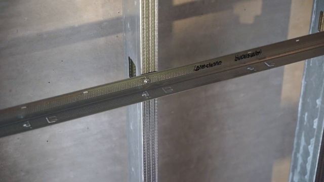 Fastest 90-Degree Soffits | QuikStix Soffit Tees | Armstrong Ceiling Solutions смотреть онлайн