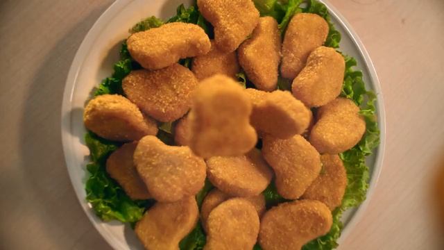 Видеореклама "Наггетсы Сливушки Вязанка" с участием юной актрисы Василисы Ивановой смотреть онлайн