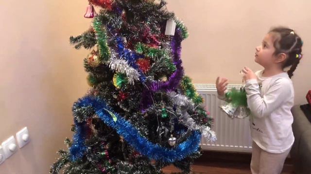 НЕОБЫЧНЫЙ ПОДАРОК НА НОВЫЙ ГОД 2019/ ПИТОМЦЫ УРОНИЛИ ЕЛКУ! MERRY CHRISTMAS| HAPPY NEW YEAR| ХАСКИ смотреть онлайн