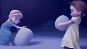 Little Elsa and Anna playing Russian - Маленькие Эльза и Анна