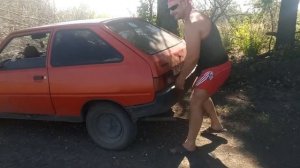 Как поднять автомобиль Таврия руками