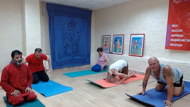 УТРЕННЯЯ ХАТХА ЙОГА В ВЫХОДНОЙ ДЕНЬ смотреть онлайн