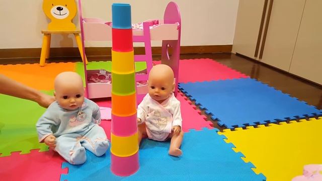 BaBy B Обзор кроватки и куклы Анабель смотреть онлайн