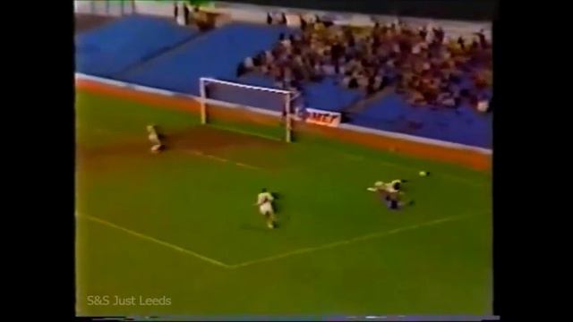 Leeds United movie archive - Peter Lorimer becomes all time record Leeds scorer 1983-84 смотреть онлайн