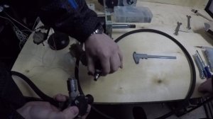 Пневмораспределитель и пневмоцилиндр, подключили и испытали