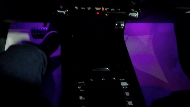 استعراض مواصفات مرسيدس CLA 2022 لون اسود - تصوير ليلي смотреть онлайн