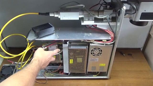 Разбираем лазерный станок Ремонт твердотельного гравера маркировщика  Maxphotonics Как устроен лазер