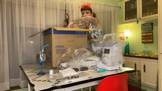 Unboxing the Brother PE800 Embroidery Machine смотреть онлайн