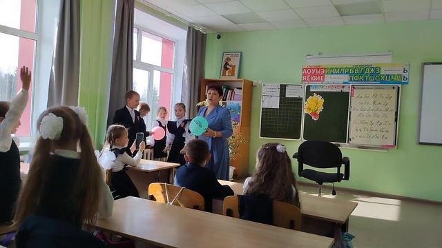 1а класс 23 февраля и 8  марта