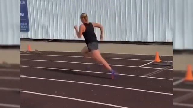 Бег на короткие дистанции🏃💨 Работа туловища, рук и ног при беге 🐆 Техника старта с колодок 🏆 смотреть онлайн