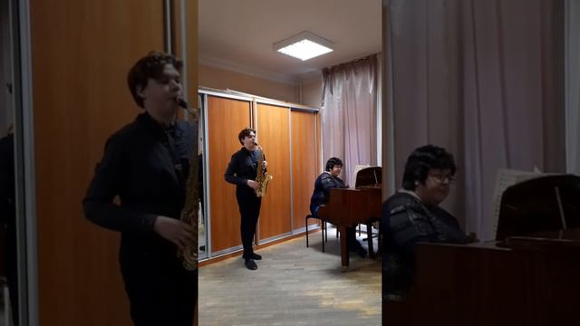 Гуцало Ілля 7 клас Ю Браю Карусель Саксофон-альт Викладач Рура С.С. Концертмейстер Дерев'янко Н.О. смотреть онлайн