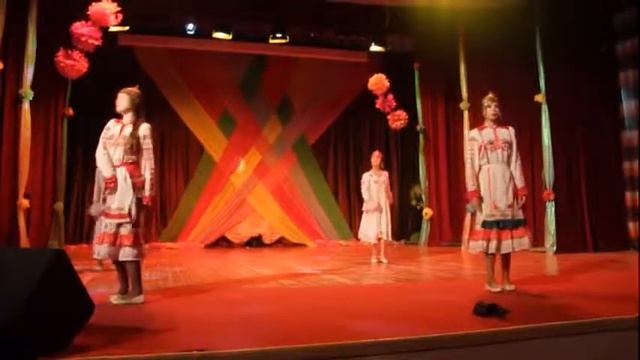 Чувашский народный танец "Подснежник" смотреть онлайн