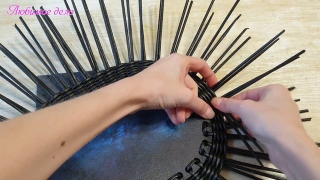 Космический поднос с деревянным дном из газетных трубочек! смотреть онлайн